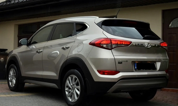 Hyundai Tucson cena 78700 przebieg: 67000, rok produkcji 2017 z Kielce małe 326